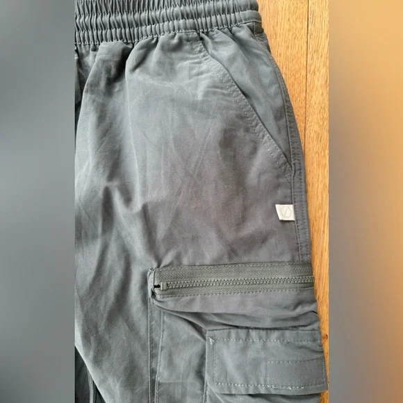 Urban Outfitters Standard Cloth Technical Cargo Jogger Pants M NWT - Picture 5 of 9